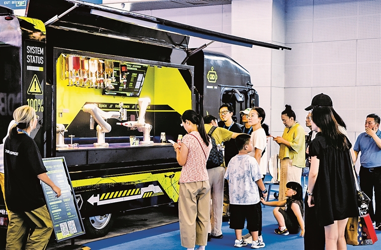 AI赋能,文旅融合打开想象空间——2026中国文化旅游产业博览会观察 AI赋能,文旅融合打开想象空间——2026中国文化旅游产业博览会观察